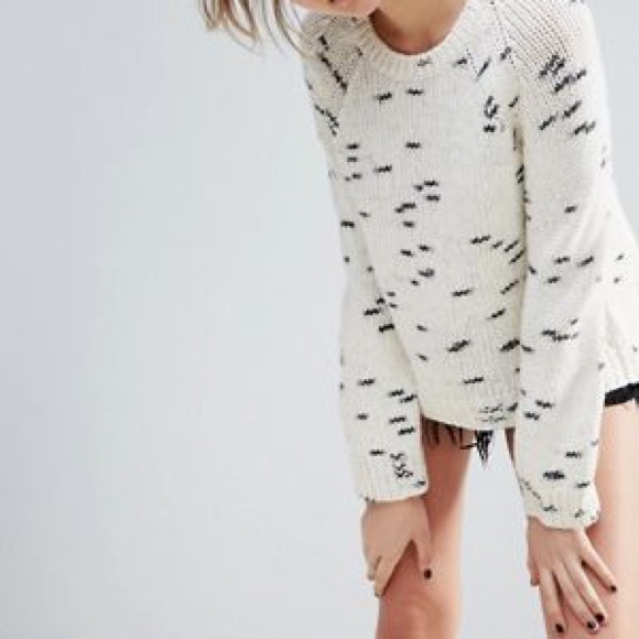 John + Jenn NWOT Lace-Up Side Jumper/Sweater - Picture 4 of 4